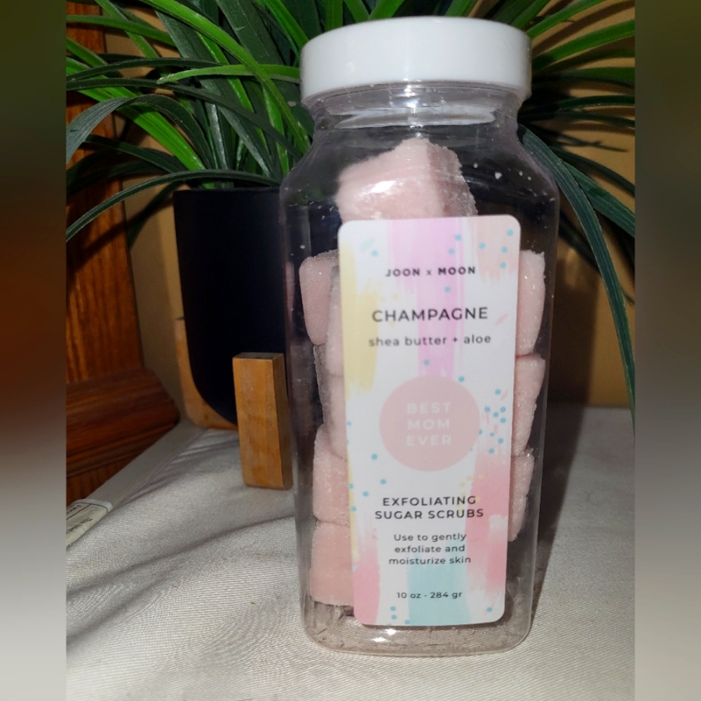 Exfoliating sugar cubes